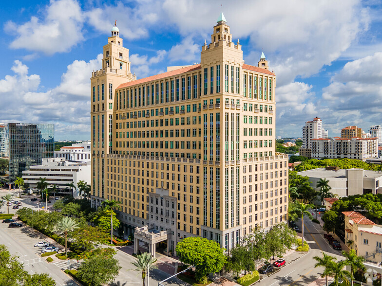 121 Alhambra Plz, Coral Gables, FL for lease - Building Photo - Image 1 of 14