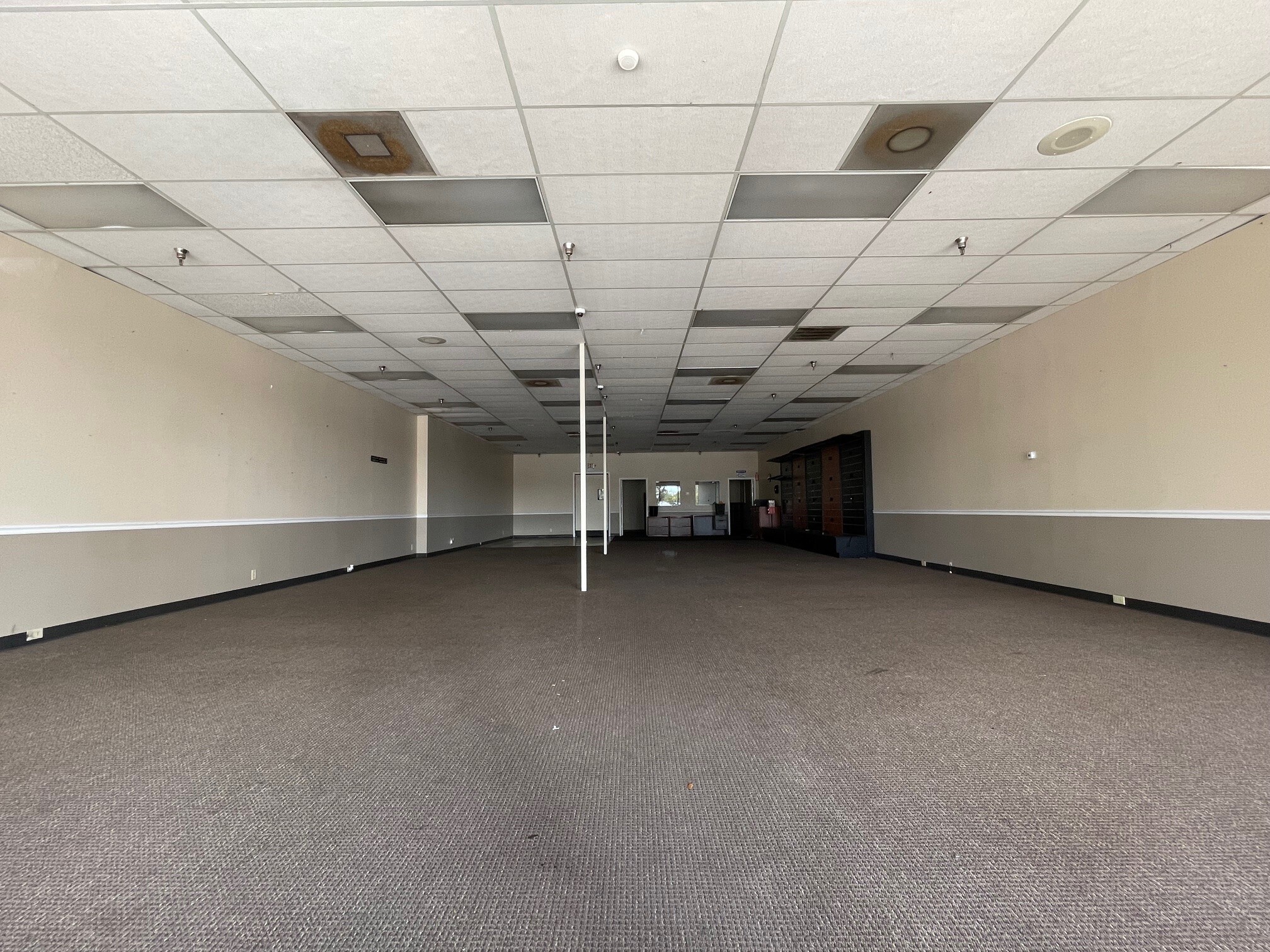 7039 W Waters Ave, Tampa, FL for lease Interior Photo- Image 1 of 1