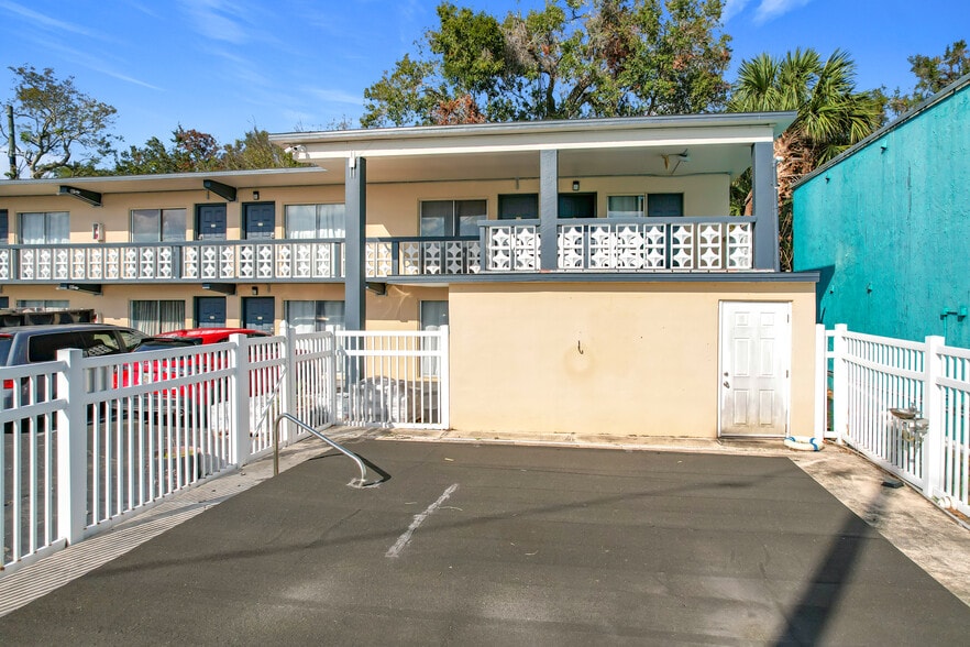 307 E Vine St, Kissimmee, FL for sale - Building Photo - Image 2 of 82