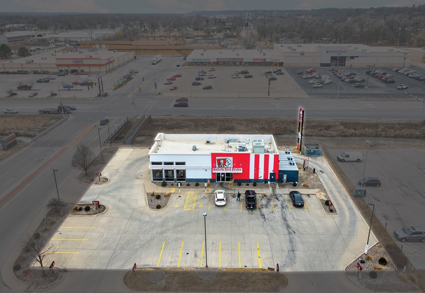 4440 16th St, Moline, IL for sale - Building Photo - Image 3 of 9