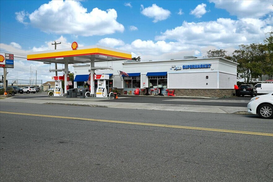 12 Lido Blvd, Point Lookout, NY à vendre - Photo du bâtiment - Image 3 de 32