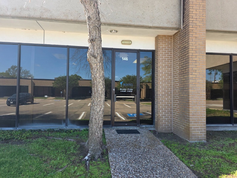 1408 N Sam Houston Pky E, Houston, TX for lease Primary Photo- Image 1 of 3
