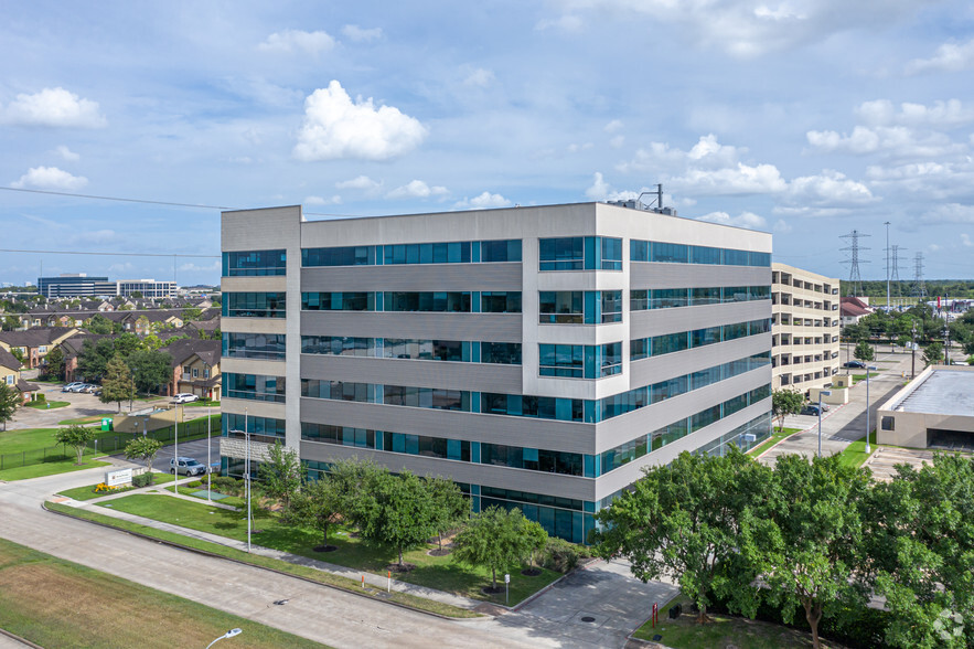 15721 Park Row, Houston, TX for lease - Building Photo - Image 1 of 6