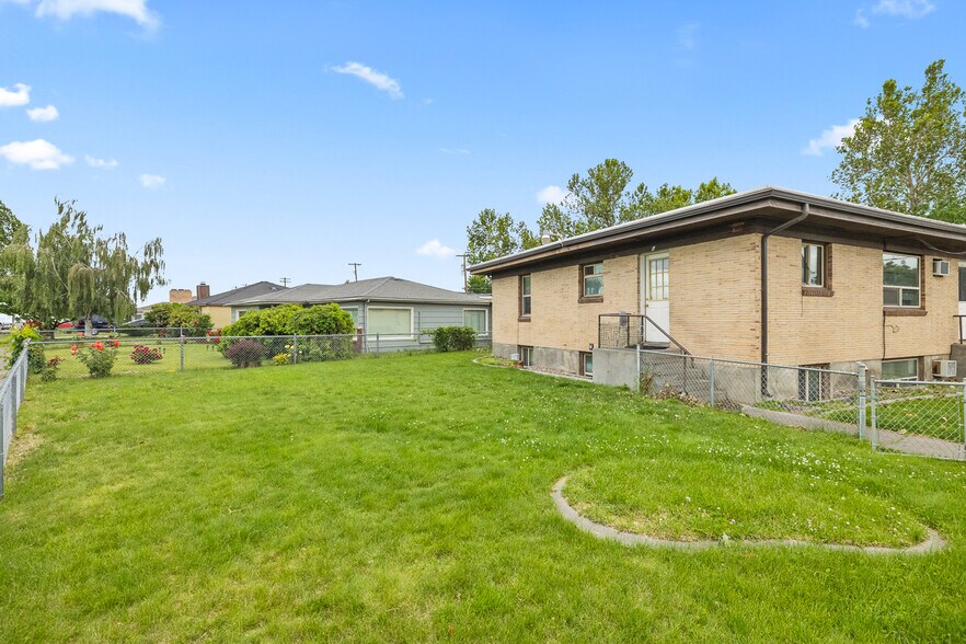 1304 W Hopkins St, Pasco, WA à vendre - Photo du bâtiment - Image 2 de 13