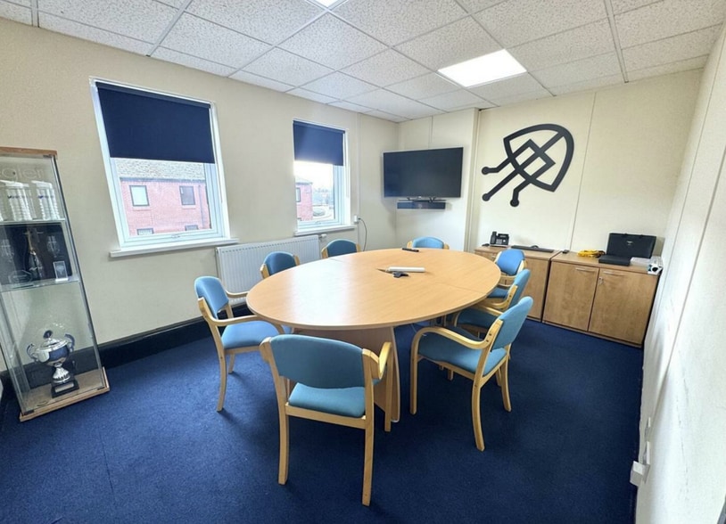 44 Cardiff Rd, Cardiff à louer - Photo du bâtiment - Image 3 de 4