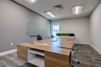 225 SW 7th Ter, Gainesville, FL for lease Interior Photo- Image 1 of 7