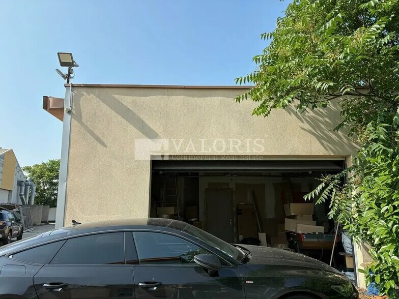 Bureau dans Chassieu à louer - Photo du bâtiment - Image 3 de 7