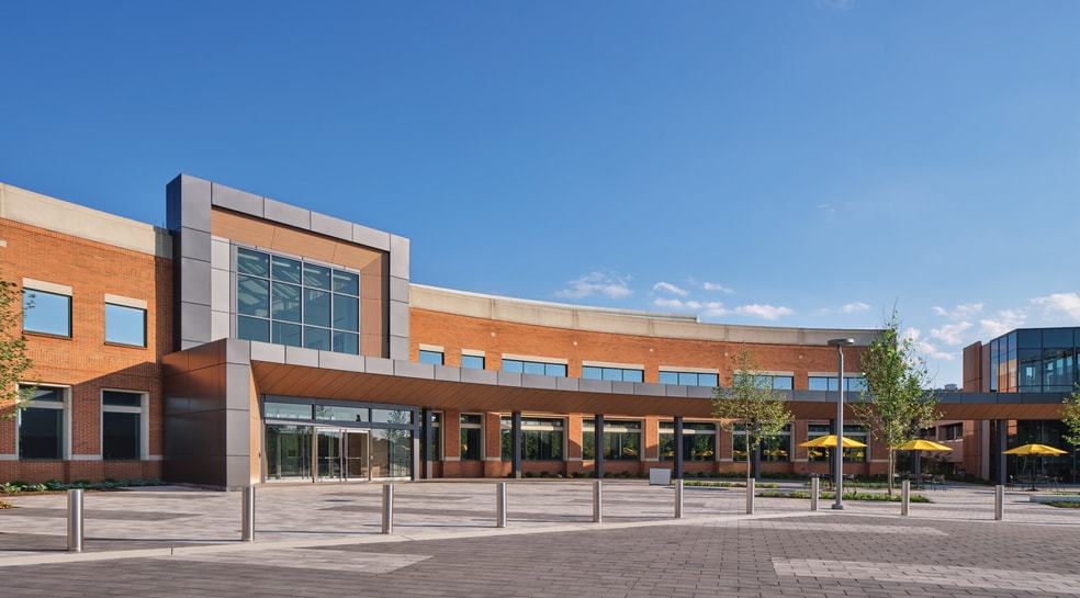 9800 Medical Center Dr, Rockville, MD for lease - Building Photo - Image 2 of 9