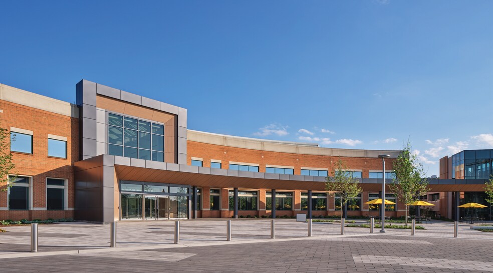 9800 Medical Center Dr, Rockville, MD à louer - Photo du bâtiment - Image 2 de 9