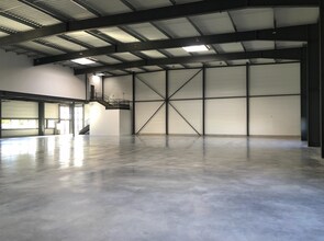 Rue De La Craz, Dagneux for lease Interior Photo- Image 2 of 2