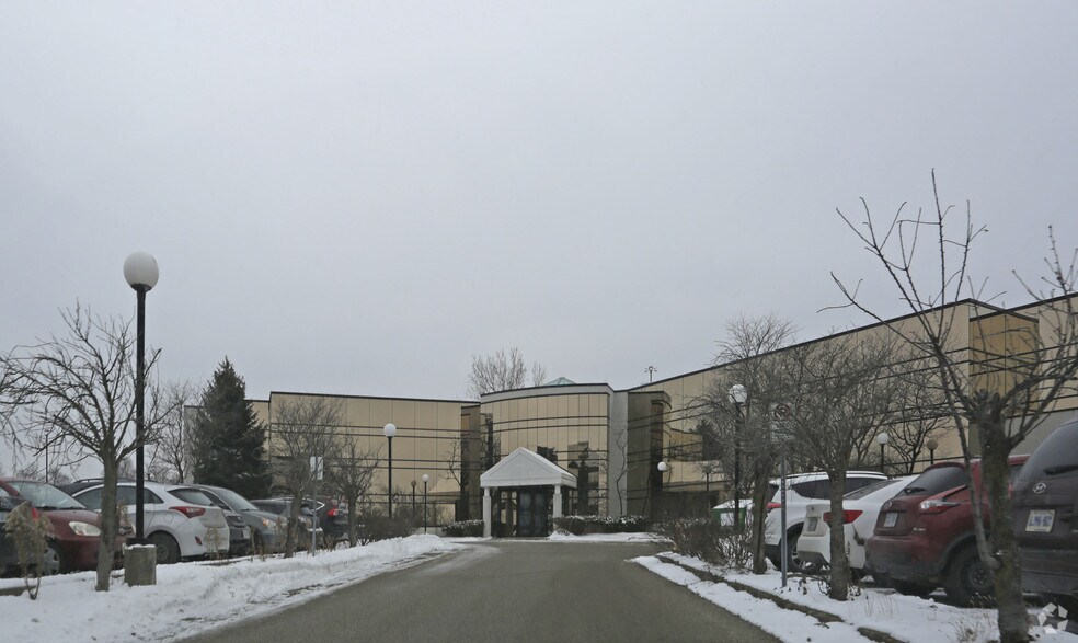 575 Riverbend Dr, Kitchener, ON à vendre - Photo principale - Image 1 de 1