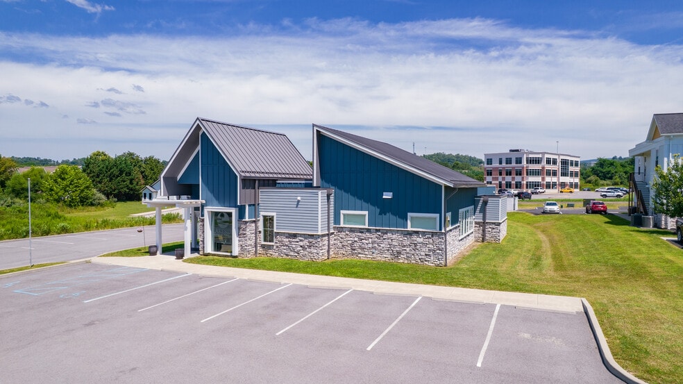 74 Erin Dr, Morgantown, WV à vendre - Photo du bâtiment - Image 3 de 41