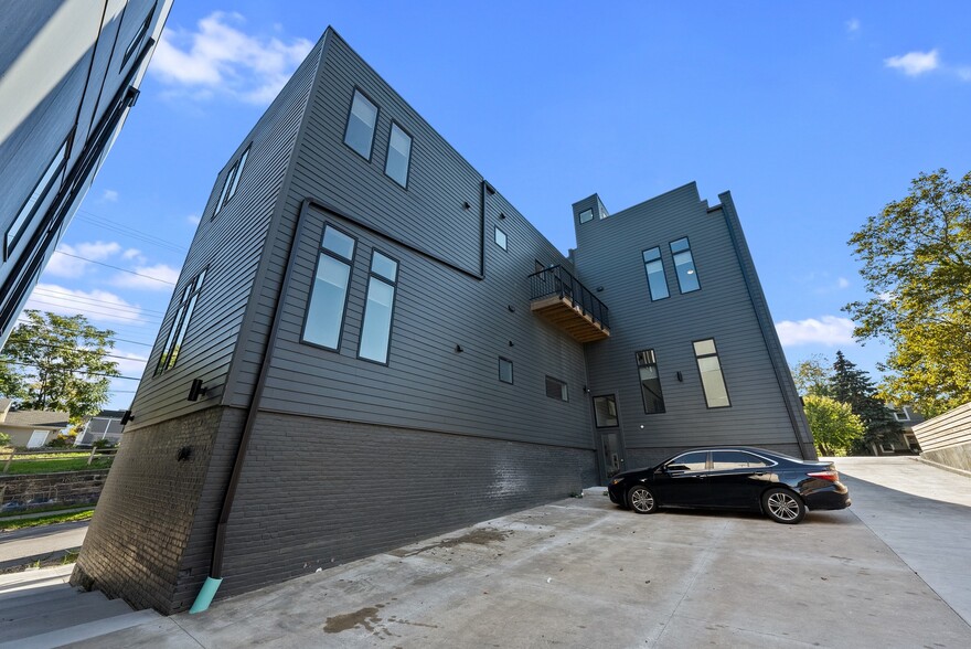 2387 W 5th St, Cleveland, OH for sale - Building Photo - Image 3 of 10