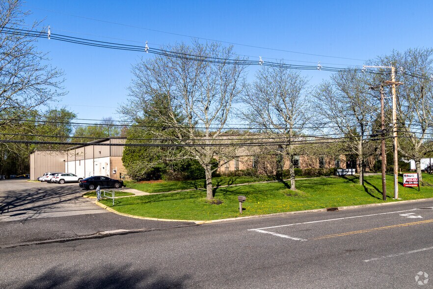 2035 Briggs Rd, Mount Laurel, NJ à louer - Photo du bâtiment - Image 2 de 13