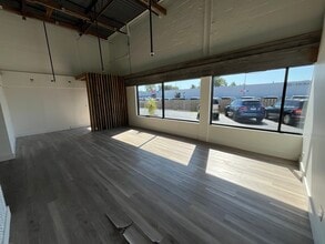 37 Sherwood Ter, Lake Bluff, IL for lease Interior Photo- Image 1 of 7