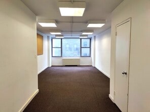 155 E 55th St, New York, NY for lease Interior Photo- Image 1 of 10