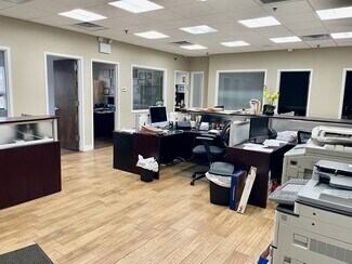 Plus de détails pour 3641-3651 Bell Blvd, Bayside, NY - Bureau à louer