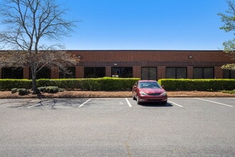 1803 Associates Ln, Charlotte, NC à louer Photo intérieure- Image 2 de 41