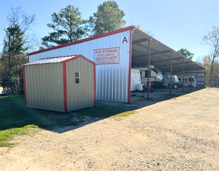 60 Boat Launch Rd, Pointblank, TX à vendre - Photo du bâtiment - Image 2 de 7