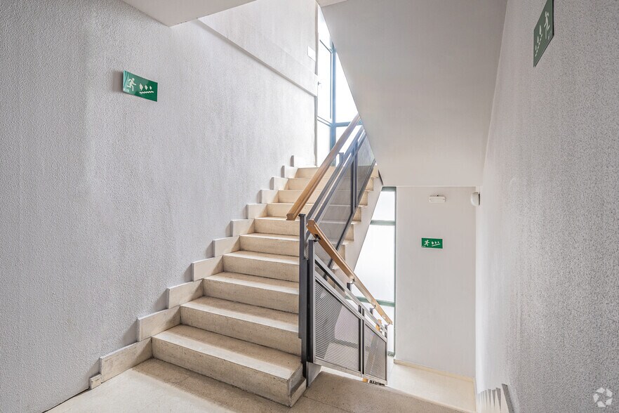 Bureau dans Alcobendas, Madrid à vendre - Photo du bâtiment - Image 3 de 12