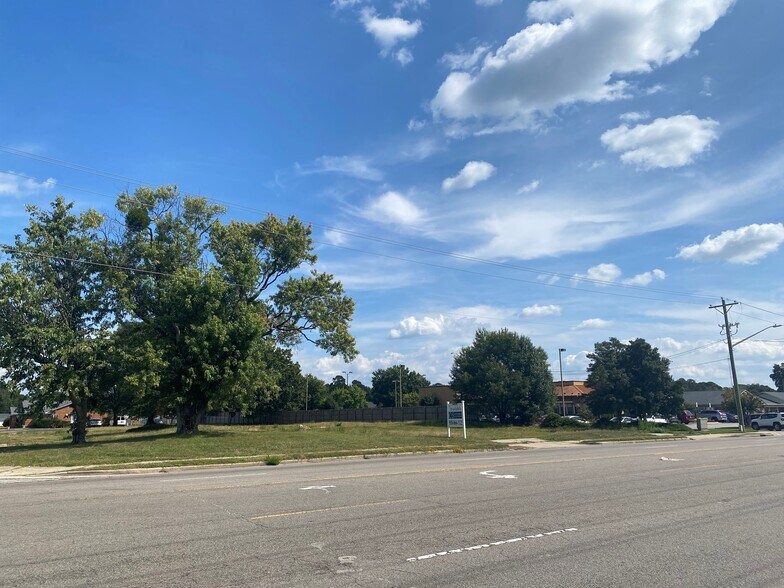 238 N Mcpherson Church Rd, Fayetteville, NC à louer - Autre - Image 3 de 3