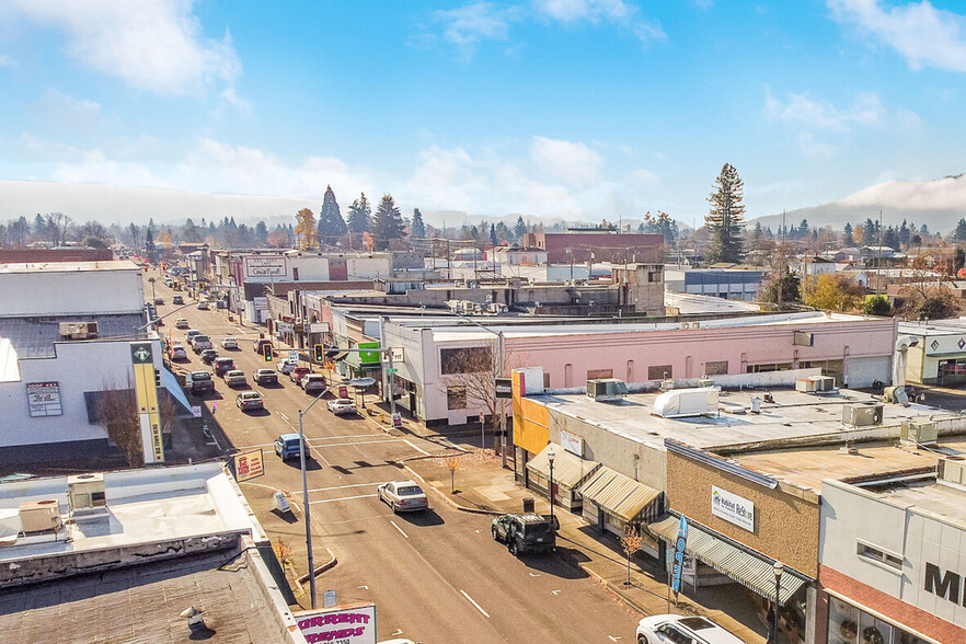 600 S Main St, Lebanon, OR à vendre - Photo du bâtiment - Image 1 de 1