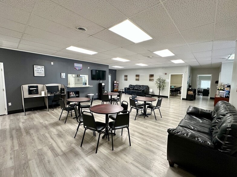 115 W State St, North Baltimore, OH for sale - Interior Photo - Image 3 of 6