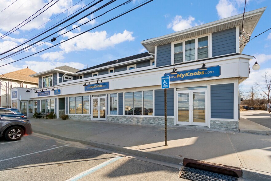 14 Bayville Ave, Bayville, NY for lease - Primary Photo - Image 1 of 7