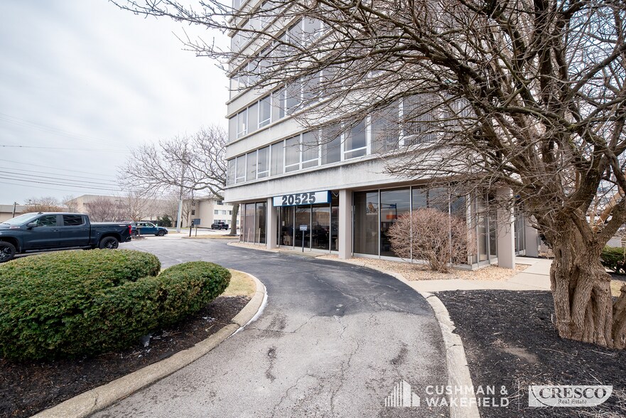 20525 Center Ridge Rd, Rocky River, OH à vendre - Photo du bâtiment - Image 3 de 20