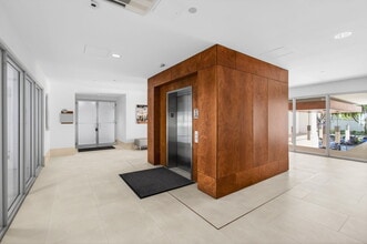 880 NW 13th St, Boca Raton, FL à louer Photo intérieure- Image 1 de 18