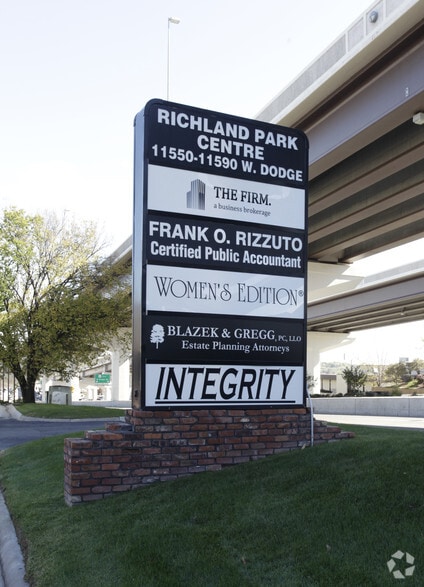 11550-11590 W Dodge Rd, Omaha, NE à louer - Photo du bâtiment - Image 3 de 23