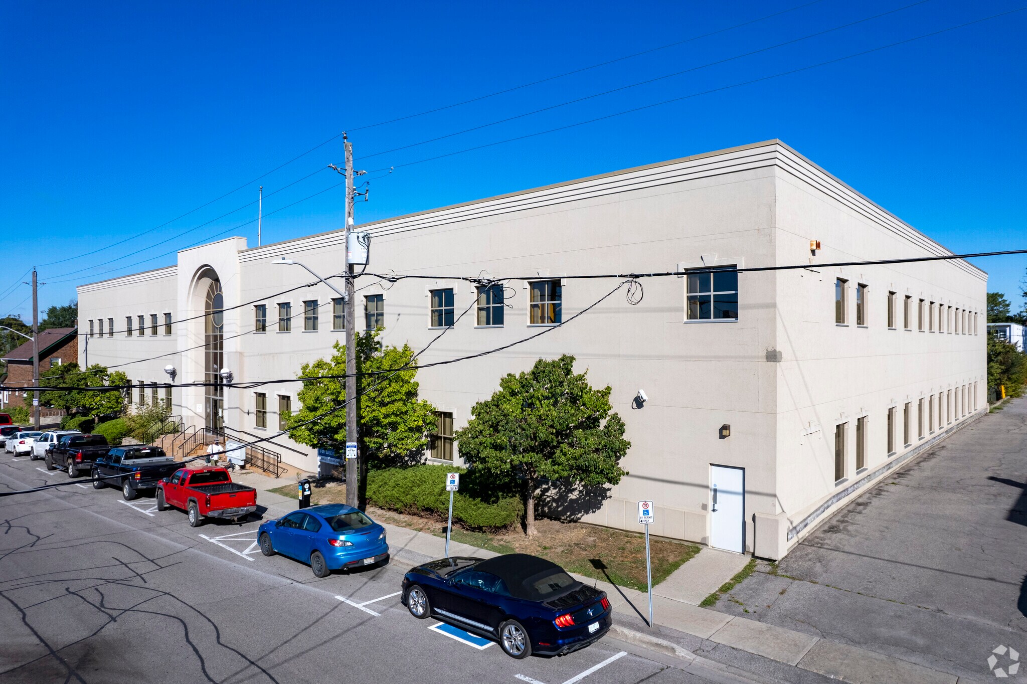 78 Richmond St W, Oshawa, ON à vendre Photo du bâtiment- Image 1 de 21