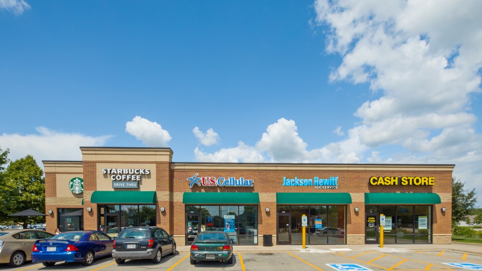 210-240 W Murdock Ave, Oshkosh, WI à louer - Photo du bâtiment - Image 2 de 7