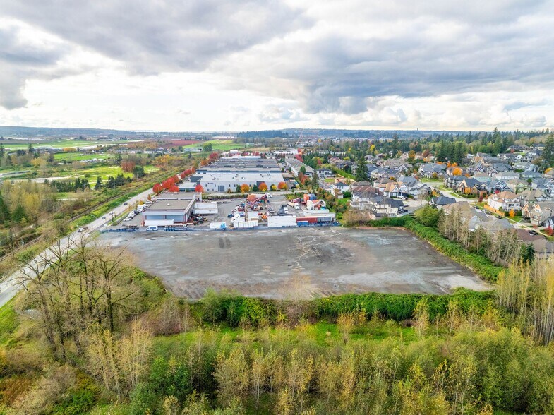 18875 52 Av, Surrey, BC à vendre - Aérien - Image 2 de 6