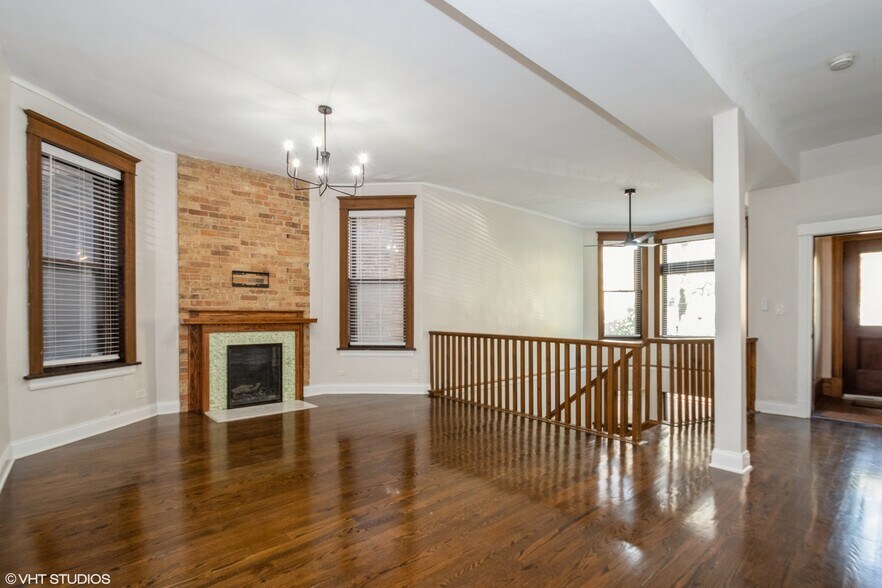 905 W Dakin St, Chicago, IL à vendre - Photo du bâtiment - Image 2 de 18