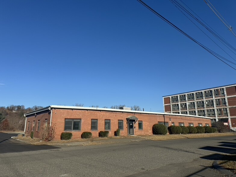 620 Beaulieu St, Holyoke, MA for lease - Building Photo - Image 1 of 6