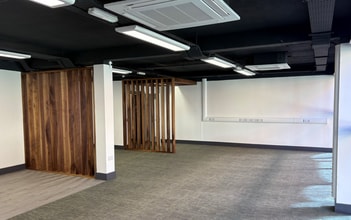 12-16 Castle Ln, Belfast for lease Interior Photo- Image 2 of 7