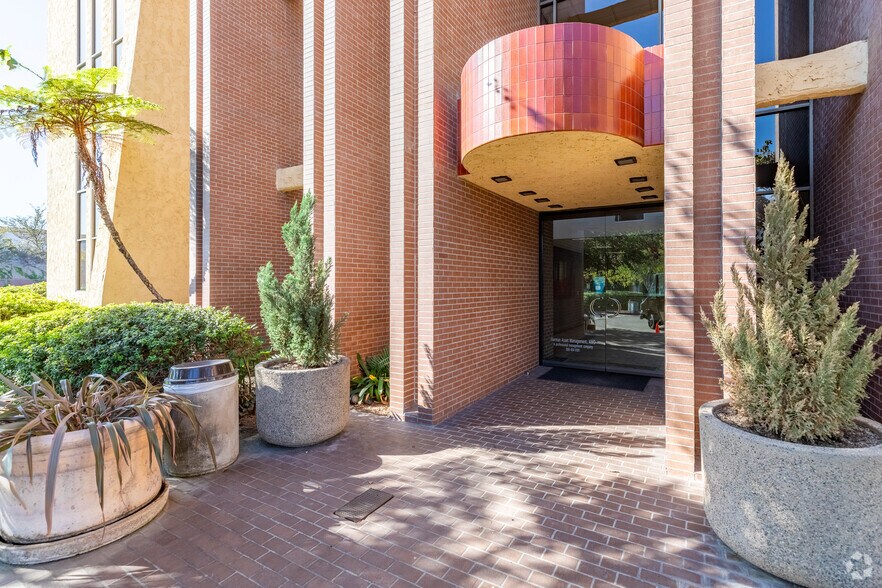 7801 Mission Center Ct, San Diego, CA à louer - Photo du bâtiment - Image 3 de 8