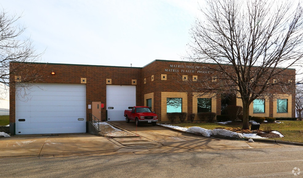 949 Aec Dr, Wood Dale, IL for sale - Building Photo - Image 3 of 3