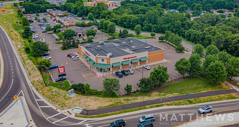 18267 Carson Cir NW, Elk River, MN à vendre - Photo du bâtiment - Image 2 de 4