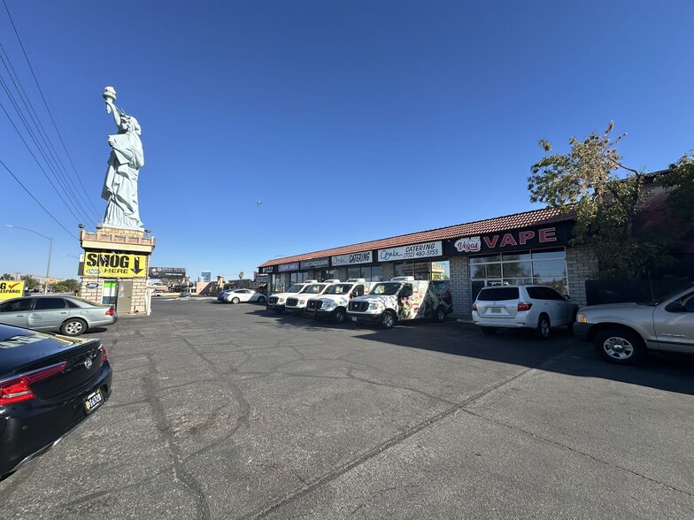 4211 W Sahara Ave, Las Vegas, NV for sale - Building Photo - Image 1 of 11