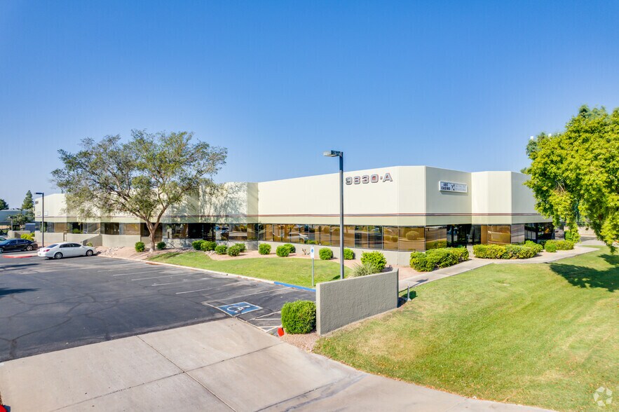 9831 S 51st St, Phoenix, AZ à louer - Photo du bâtiment - Image 2 de 8