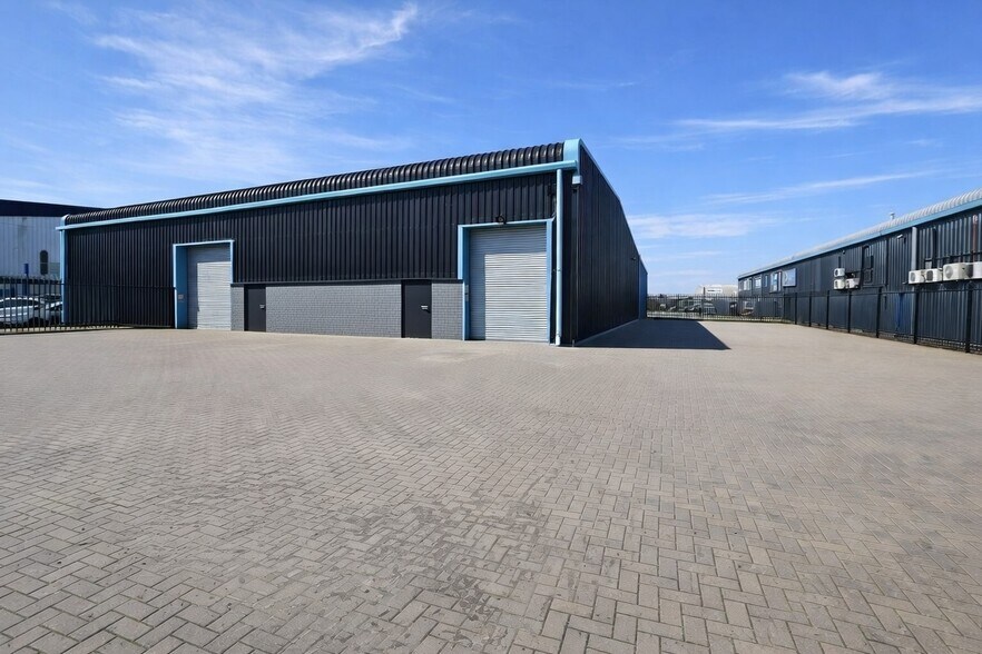 3-5 Heard Way, Sittingbourne à louer - Photo du bâtiment - Image 2 de 2