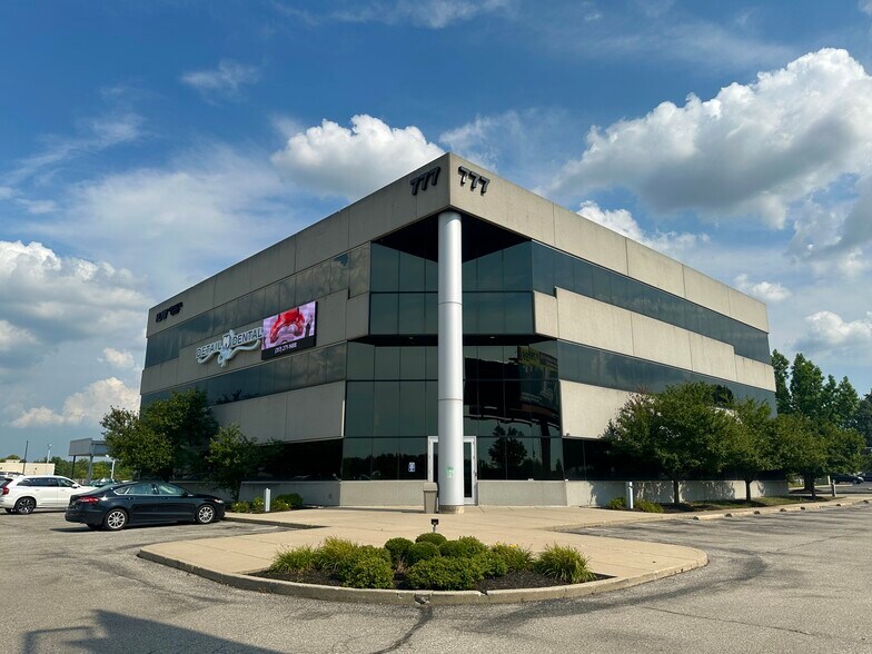 777 Beachway Dr, Indianapolis, IN à louer - Photo du bâtiment - Image 2 de 7