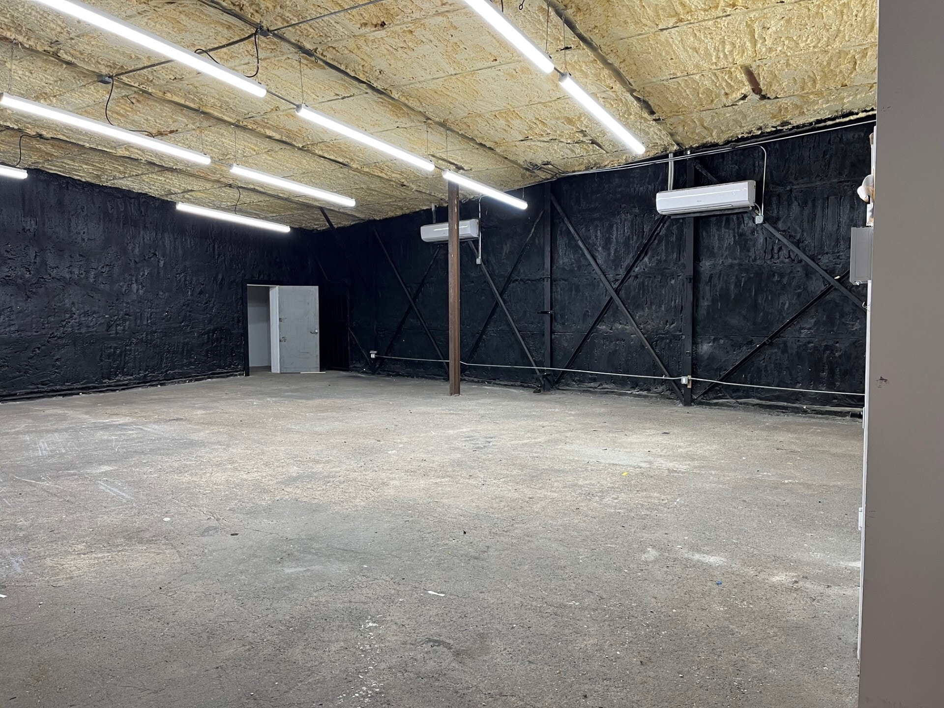 310 Meserole St, Brooklyn, NY for lease Interior Photo- Image 1 of 10