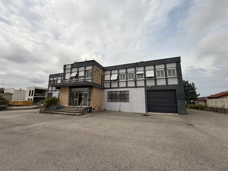 Office in Décines-Charpieu for sale - Building Photo - Image 3 of 16