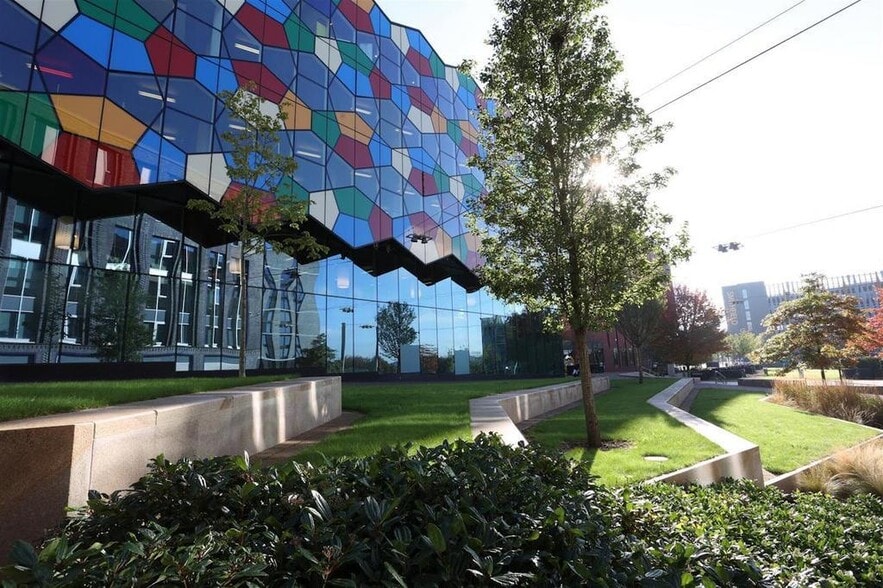 1 Smithfield Ct, Stoke On Trent for lease - Building Photo - Image 3 of 64