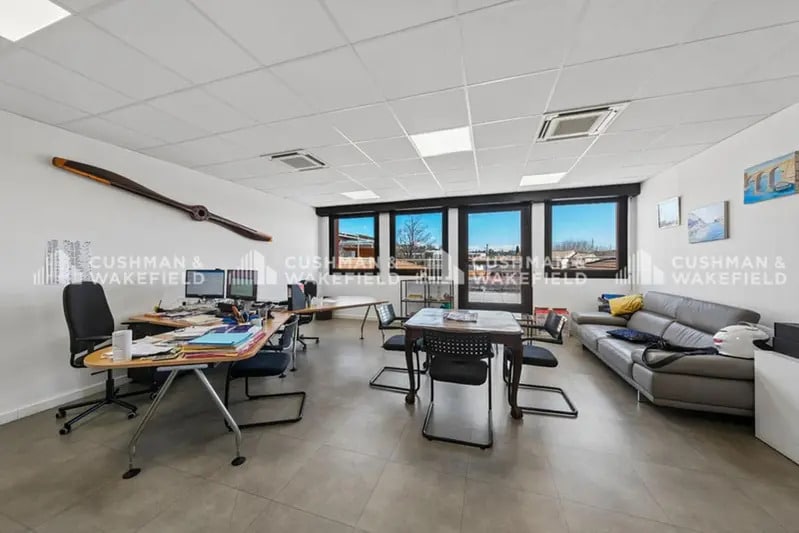 Office in Marseille for sale Building Photo- Image 1 of 16