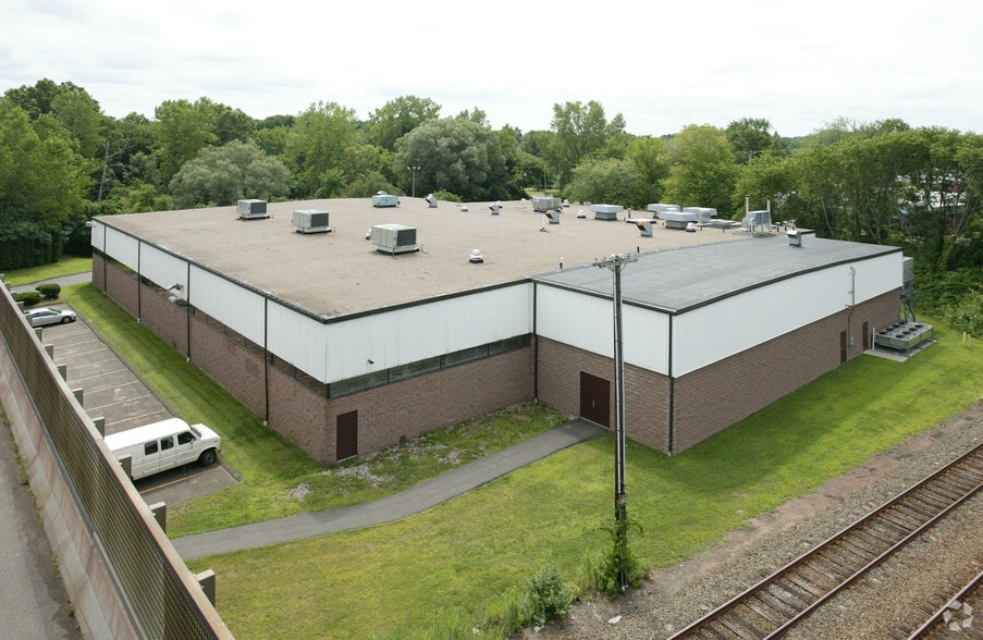170 Kennedy Rd, Windsor, CT for sale - Building Photo - Image 2 of 3