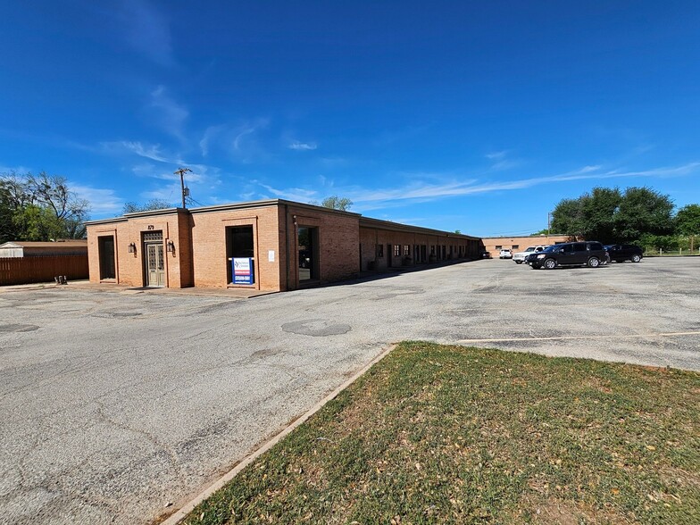 248-270 S Leggett Dr, Abilene, TX for lease - Building Photo - Image 2 of 8